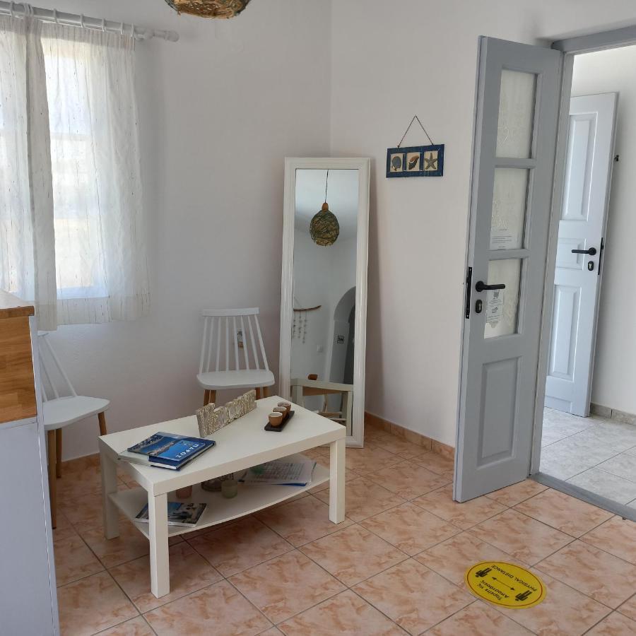Isalos Paros ناوسا المظهر الخارجي الصورة